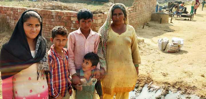 10 NOWHERE TO GO: THE BROKEN PROMISES TO THE DISPLACED OF MUZAFFARNAGAR AND SHAMLI NOWHERE TO GO: THE BROKEN PROMISES TO THE DISPLACED OF MUZAFFARNAGAR AND SHAMLI 11 DEFINING A FAMILY Many families