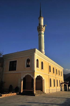 Reis ümber islamimaailma Religioon KrEEkas islam KrEEkAS Peamine usk Kreekas on Kreeka õigeusk, mis hõlmab 98% kogu rahvastikust ja mis on ka