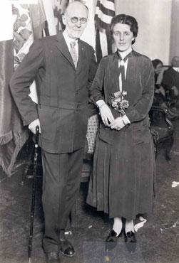 Paul and Jean Harris on a 1927 trip to Veracruz, Mexico. Death of a legend In December 1945, the Harrises traveled to Tuskegee, Alabama, for the winter months, a trip they had made many times.