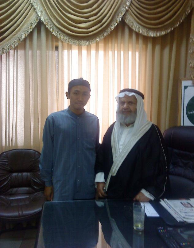 Bersama Dr Hammam Sa id, Muraqib am (Ketua Umum) Ikhwan