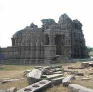 Temples dedicated to several Mahabharata characters such as the Pandavas and Draupadi add to the historical importance of this town Kalinjar The Kalinjar Fort, situated at a height of 700 ft, is a