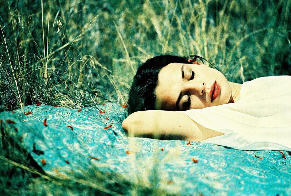 Beauty Sleeps A Sleepy Sensory Story by Jo Grace, on behalf of Simple Stuff