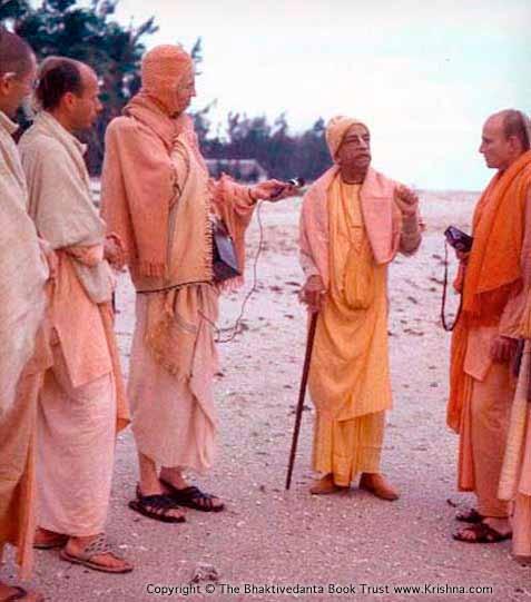 Chapter 8 objections 59 over, to bring us back to earth, so to speak, the mantra our gurus give us is the eighteen-syllable Gopåla mantra, which accommodates a broader spectrum of spiritual