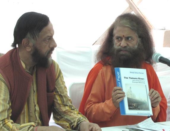 strengthening organic farming practices and reviving the soil and natural resources of the land. When Pujya Swamiji shared the Ganga Action Parivar project with Dr.