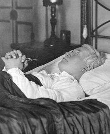 Seite 15 von 21 Pope Pius X died on August 20, 1914 In 1913 Pius X suffered a heart attack, and subsequently lived in the shadow of poor health.