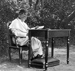 Seite 9 von 21 Pope Pius X in the Vatican Gardens The pontificate of Pius X was noted for its conservative theology and reforms in liturgy and church law.