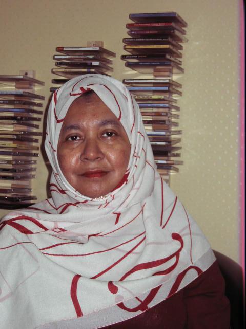 8. Nik Mahani Mohamad Nik Mahani Mohamad is an accountant by profession and has been in Islamic Banking for most of her career.