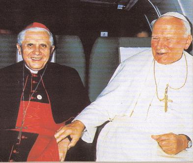 before published) of many striking and poignant moments of the pontificate of John Paul II as he traveled around the world.