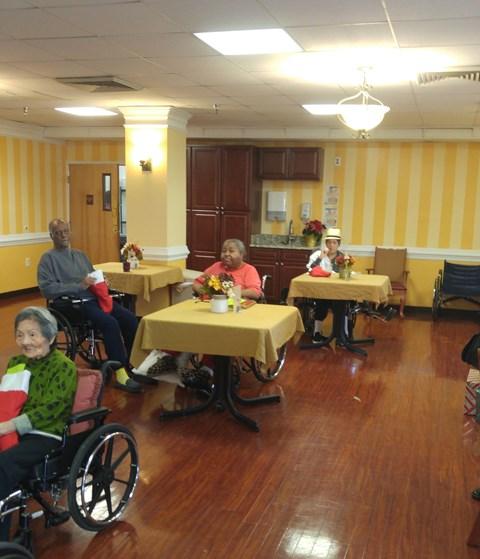com 2 0 1 6 I S S U E The Children s Ministry worked with the Willing Workers Ministry to bring holiday cheer to seniors at the Envoy Facility Mrs.