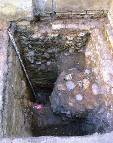 Archeologiniai tyrinėjimai Lietuvoje 2011 metais Kituose tirtuose šurfuose (2, 4, 5, 6) jokių mūro fragmentų ar ankstyvųjų kultūrinio sluoksnio horizontų neaptikta.