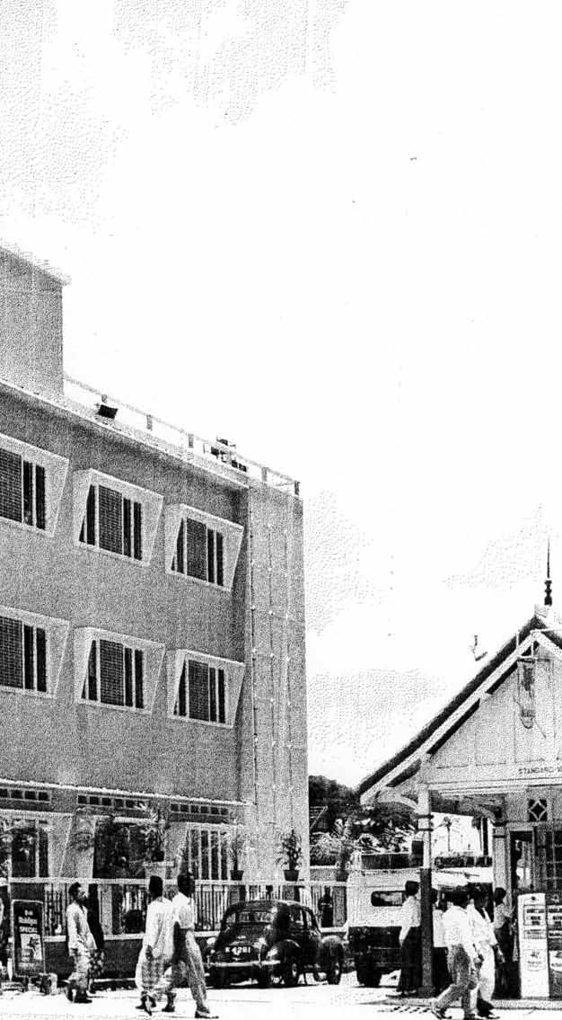 1961 Ibu pejabat Bank Agong berpindah ke bangunan sementara di Jabatan