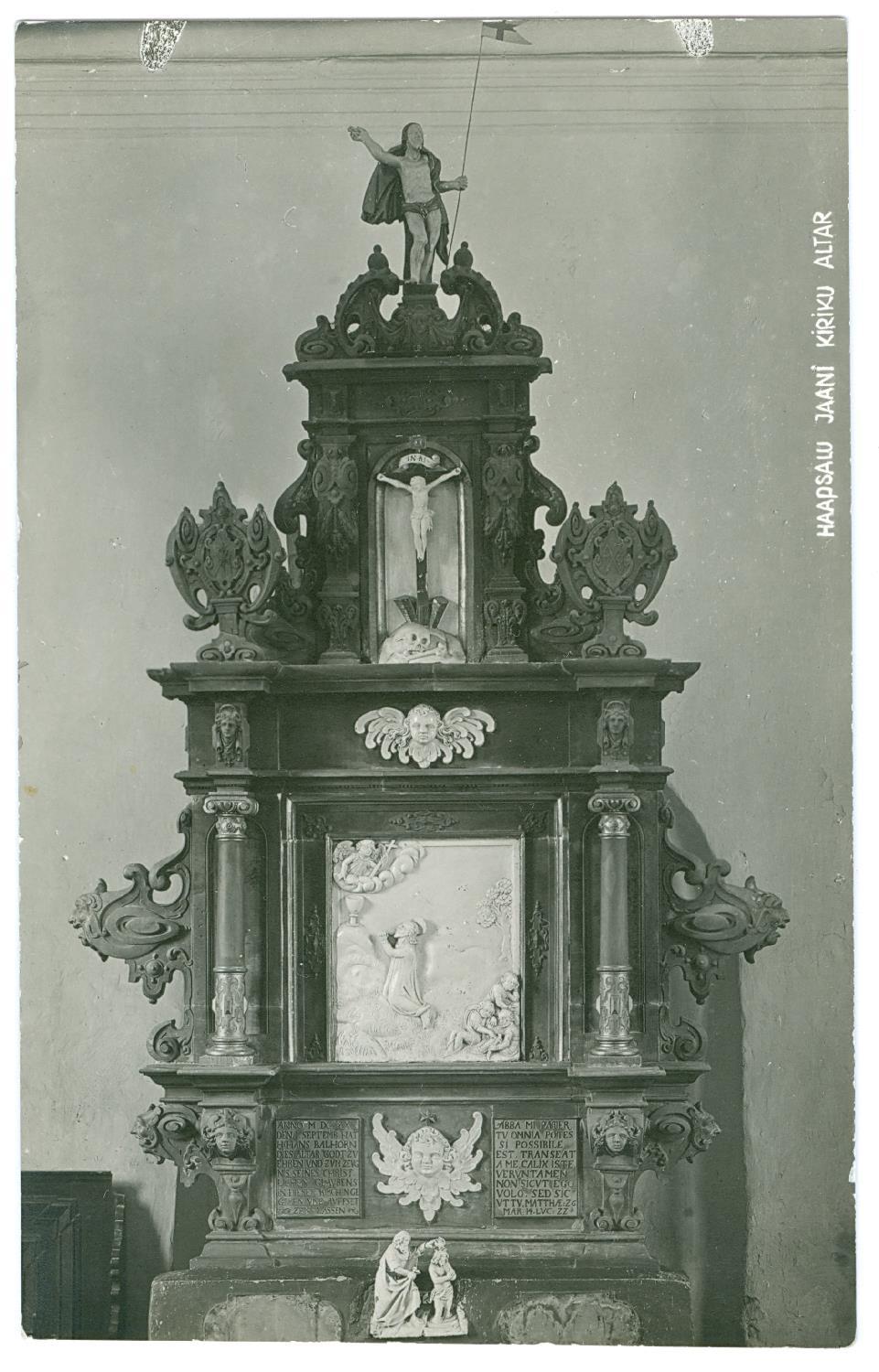 LISA 3 Haapsalu Jaani kiriku altar, 1920. 30.