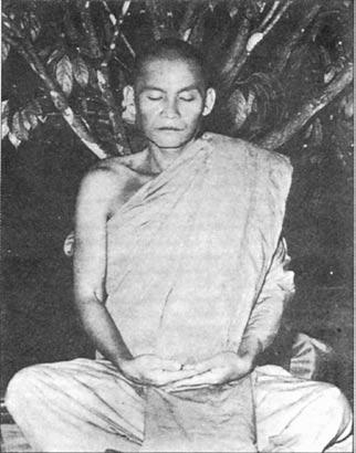 AJAHN CHAH People have asked about my practice. How do I prepare my mind for meditation? ere is nothing special. I just keep it where it always is. ey ask, en are you an arahant? Do I know?