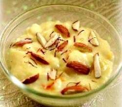 Badam Phirni: On the occasion of Diwali, no Indian family can do without sweet dishes.