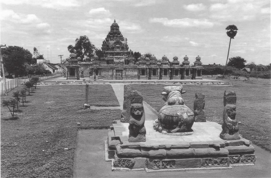 and the Shore temple at Mamallapuram remain the finest examples of the early structural temples of the Pallavas.