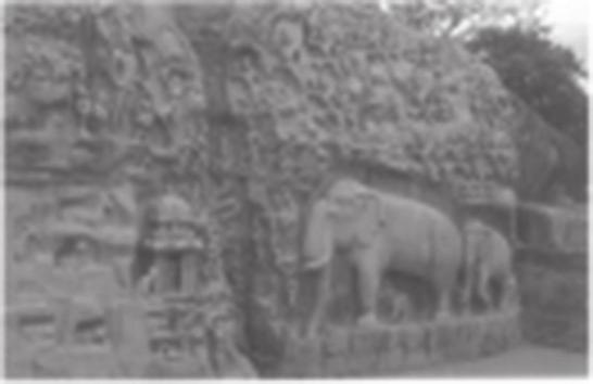 Apart from the sculptures found in the temples, the Open Art Gallery at Mamallapuram remains an important monument bearing the sculptural beauty of this period.