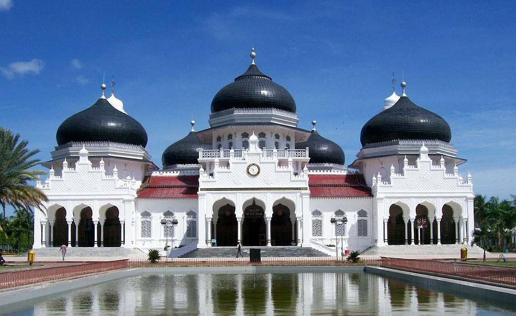 curid=7733341 Baiturrahman Grand Mosque, Indonesia By Si Gam - Own