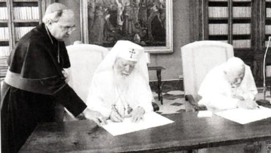 The Heresies of John Paul II 205 John Paul II and Teoctist (the schismatic Patriarch of Romania) jointly denouncing converting each other in a 2002 Joint Declaration On October 12, 2002, John Paul II