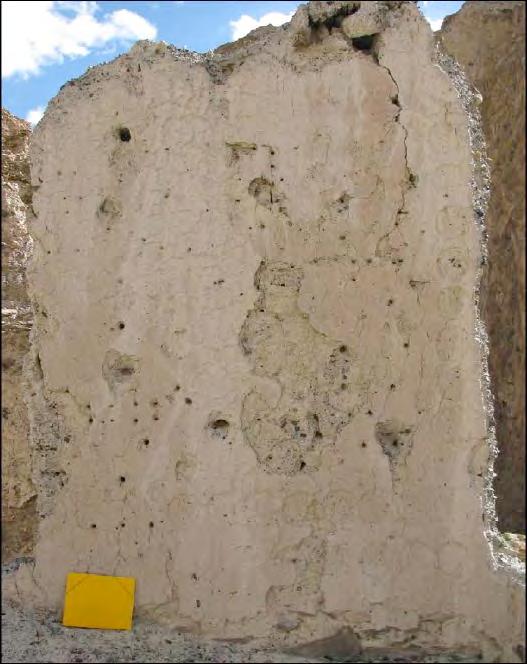 The standing wall in the middle is detailed on fig.16. [credits: Devers 2009] Fig.