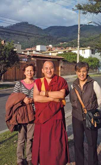 YOUR COMMUNITY Centro Yamantaka Welcomes Geshe Lobsang Kunchen to Colombia By Olga Lucía Sierra and Miguel Angel García Centro Yamantaka was established in Bogotá 1994 with the blessing of Lama Zopa