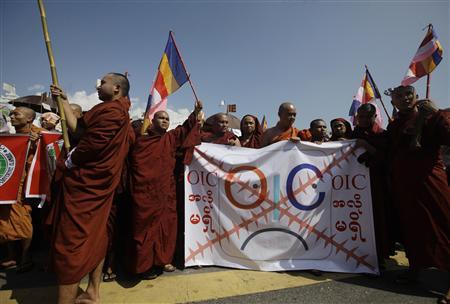 ac(vists, 2007 Monks opposing the opening of the