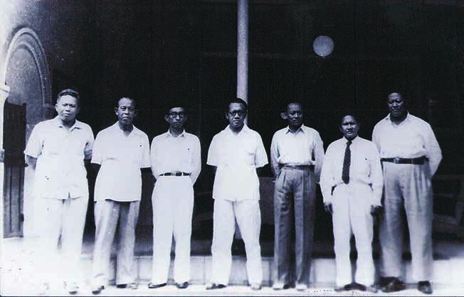 HBIX and the Pakualam at a Regional Election Committee