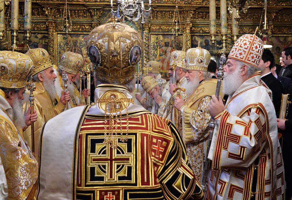 Photo: (Left) 14 Autocephalous Church Liturgy at Synaxis in 2014 at the Ecumenical Patriarchate in Constantinople.
