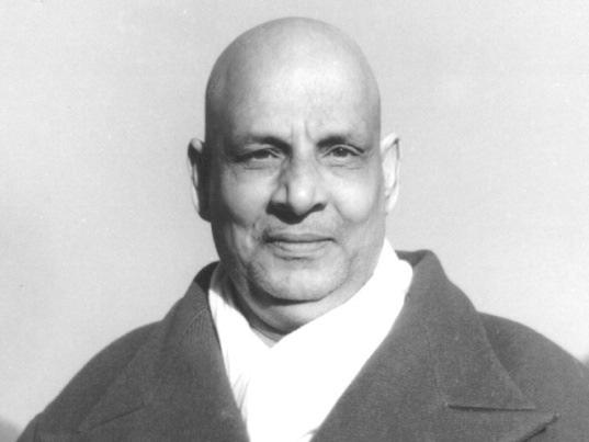 11. Which former President of India was influenced by Swami Sivananda? a. APJ Abdul Kalam b. Pranab Mukherjee c. Rajiv Gandhi 12. What is the name of world s first Yoga University? a. BSY b. YSU c.