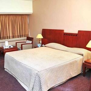 Accommodation Shiraz : Homa Hotel (Hotel) 4 nights The Shiraz Homa Hotel is located right next to the Azadi Park, with spectacular views of the Zagros Mountains.