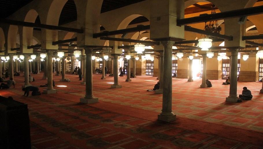 Figure 4: Inside the Al-Azhar Mosque The aman sanctioned all Muslims, Sunni and Shia, to follow their own legal school (madhhab) and underwrite its practice: Islam consists of one sunna and shariʿa