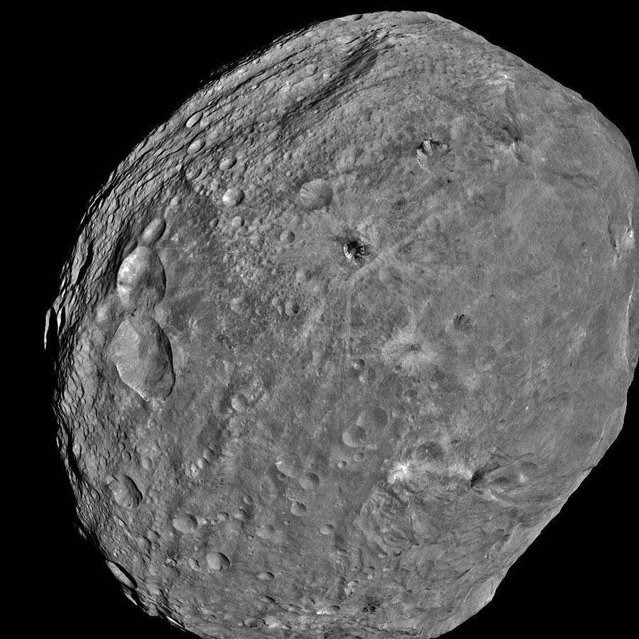 2011Aug02 Asteroid Vesta from Dawn