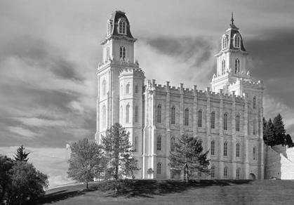 ANG BUHAY AT MINISTERYO NI WILFORD WOODRUFF Ang Manti Utah Temple, inilaan ni Pangulong Wilford Woodruff noong 1888.