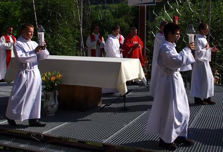 MINISTRY AT THE LITURGY the HOLY MASS part 2 In the procession to the ambo they approach the priest celebrant to place the incense, then they stand on both sides of the altar opposite the candle
