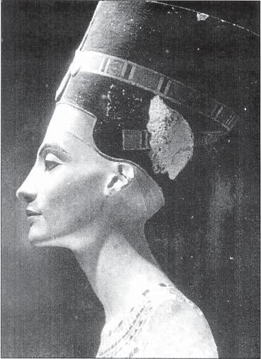 The only reason we do know is because they had buried some things in rooms deep underneath the ground that earlier people didn t find. This bust Fig. 5-13. Nefertiti in the nude. was found there.