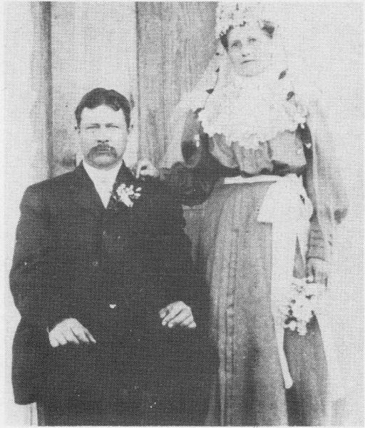 Below is a picture of Joe and Anna Dickneite Bax on their daughter Martha s wedding day.