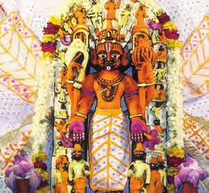 Devotees observe a waterless fast, offer extra devotion Chandan adornments in Keshav Deva Mandir, Vrindavan by visiting mandirs, sing bhajans, listen to spiritual discourses, perform mantra japa and
