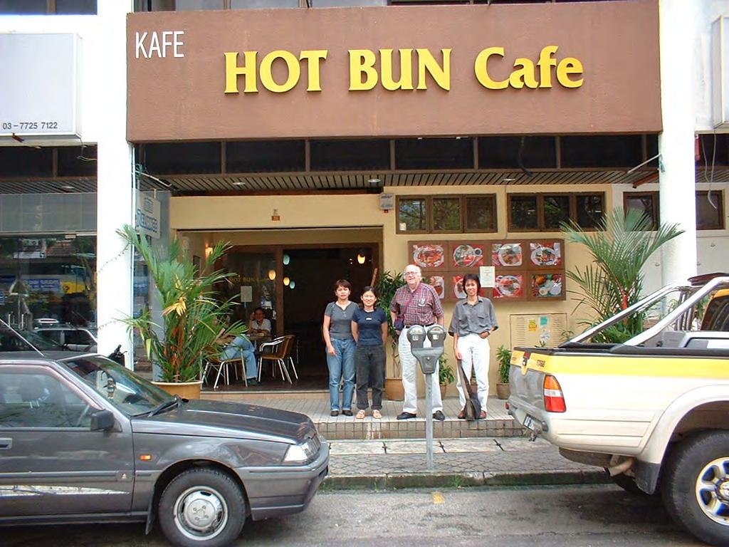 Hot Bun Café, Taman Tun
