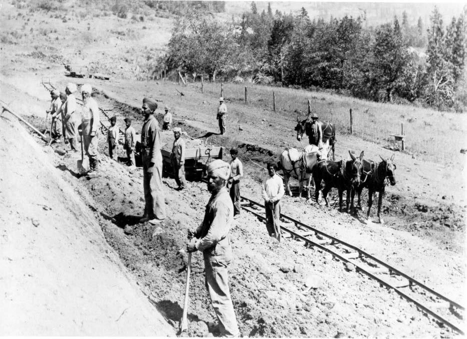 In 1905, Sikhs worked on the Western Pacific Railway in Northern California. Two thousand Sikhs worked on a seven hundred mile road from Oakland to Salt Lake City.