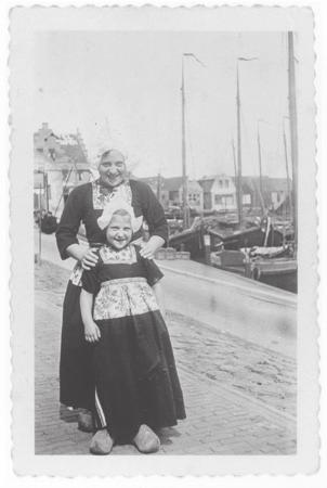 THE CARDS FURTHER NOTES Photograph 1: Irma Klipstein and her daughter Ursula taken on a visit to Volendam, Holland (99701) This photograph of Irma and Ursula was taken in the 1930s, and shows them on