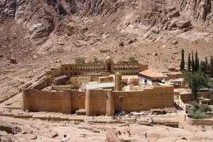 Geography and Archaeology of the Exodus Pilgrims, scholars and tourists have visited the traditional site, 7,497-foot-high Jebel Musa (Arabic Mountain of Moses ), for more than 1,600 years.