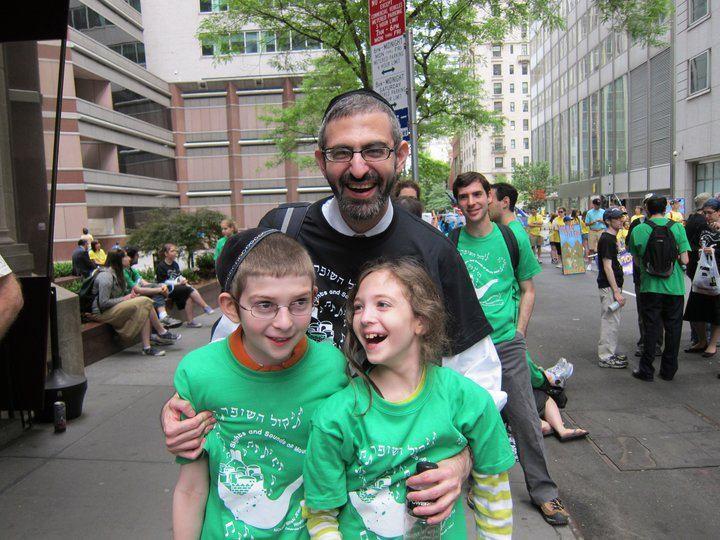 It is the center of a cohesive and inclusive community which maintains traditional halachic observance while engaging the next generation of Jewish leaders.