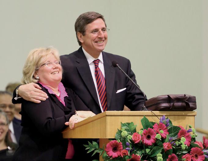 LOCAL PAGES Latter- day Saints Express Love for Departing Church Leader By Mormon Newsroom Elder Kevin W.