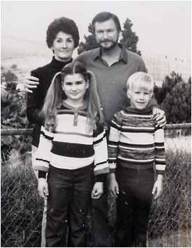 Portrait of Doug and Peggy Ryen with their daughter Jessica, 10, and son Joshua, then 8-years-old.