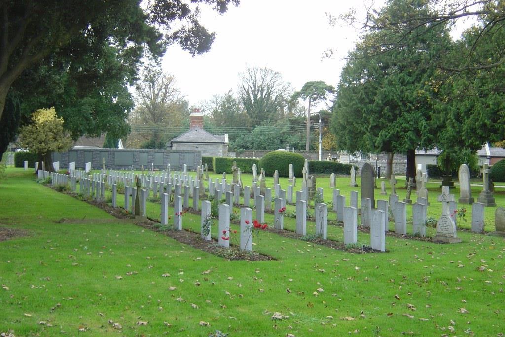 4 Australian Graves in