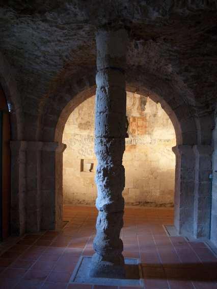 Figure 54: Santa María de Wamba, view of the column supporting the