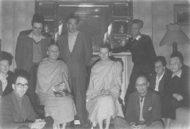 The English Sangha Trust (1955-1957) 39 A principal reason for his return was the establishment of an English branch of the bhikkhu Sangha.