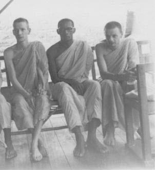 The English Sangha Trust (1955-1957) 41 1 2 3 1956. Wat Tartong (Golden Element) Sukhumvit Road, Bangkok 1. Venerable Saddhāvaḍḍho (Robert Albison) 2. Venerable Vijjāvaḍḍho (George Blake) 3.