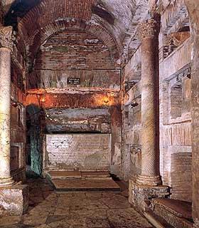 Aspects of Early Church Learned from the Catacombs Egalitarian: no references to worldly titles, no indications of slave or free. Divinity of Christ is Unquestioned.