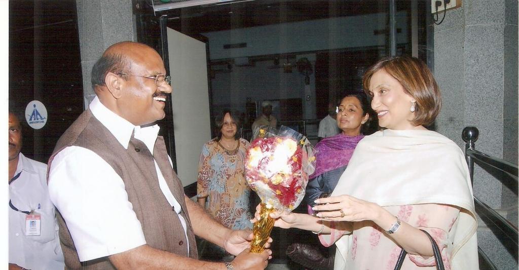 Dr.P.C.Rayulu felicitating Sri K.V.
