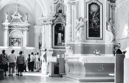 142 ŽEMAIČIŲ KALVARIJA ŽEMAIČIŲ KALVARIJA 143 Inside the Žemaičių Kalvarija Visitation of the Blessed Virgin Mary Basilica Church.